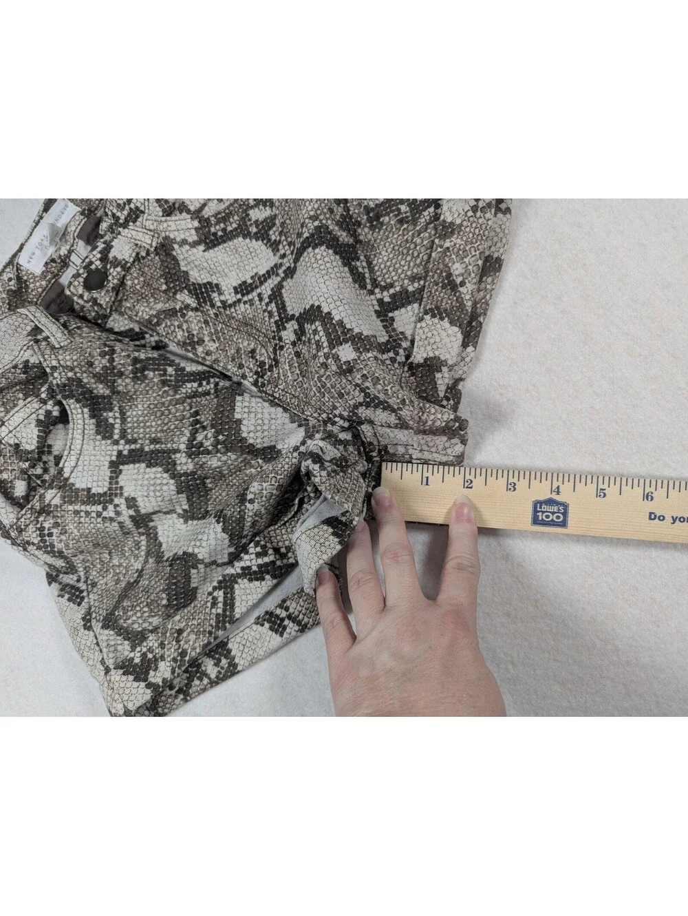 NYL New York Laundry Denim - Juniors Snake Print Shorts - RN#63619 - Size: 5